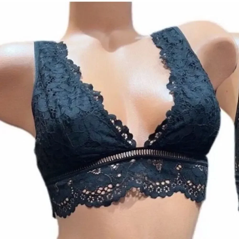 Victorias Secret Body Sexy Unlined Lace Bralette bra black Small